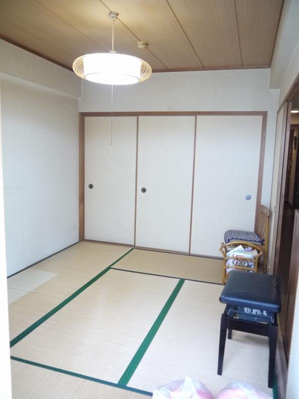 Other introspection. Japanese-style room of the housing are rich