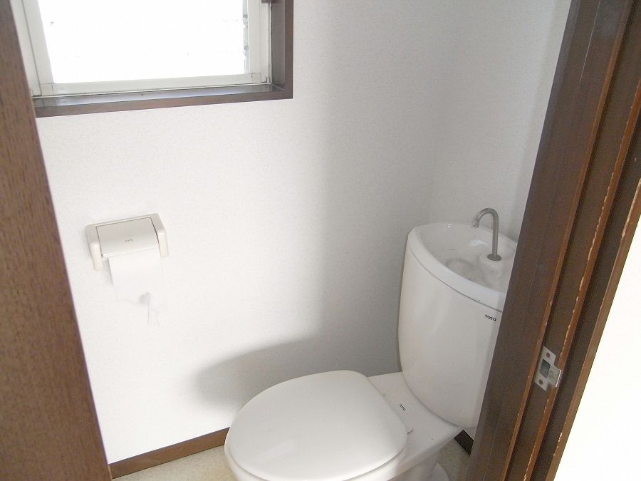 Toilet. bus ・ Toilet separate room