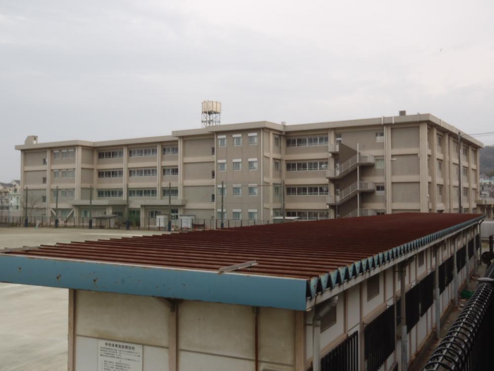 Primary school. 1079m to Yokosuka City Ikegami Elementary School