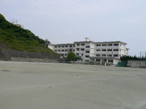 Junior high school. 1102m to Yokosuka Municipal Nobi junior high school (junior high school)
