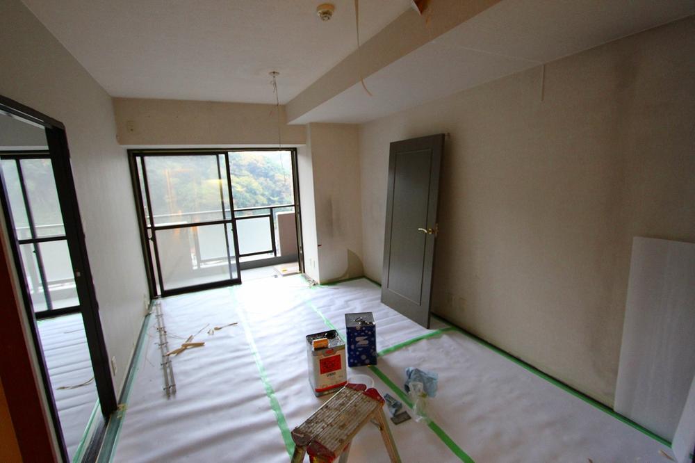 Living. Indoor (11 May 2013) Shooting I photographed 15 days. It is under renovation, but you can preview!