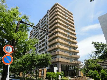 Local appearance photo. 2001 is the excellent level apartment Built.