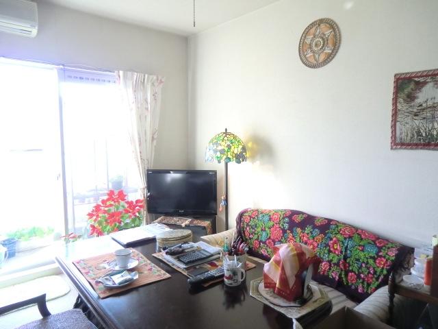 Living. A bright room, Indoor environment favorable!