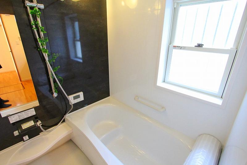 Bathroom. Indoor (12 May 2013) Shooting