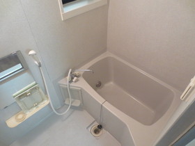 Bath. With additional heating function, There is a window for ventilation