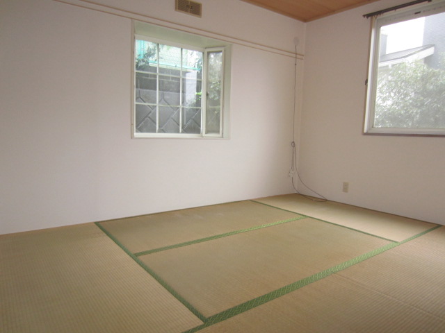 Living and room. Japanese-style room 6 quires. For the corner room, Lighting part number! 