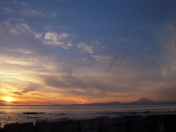 View photos from the dwelling unit. Near the shooting from the coast "sunset and Mt. Fuji"