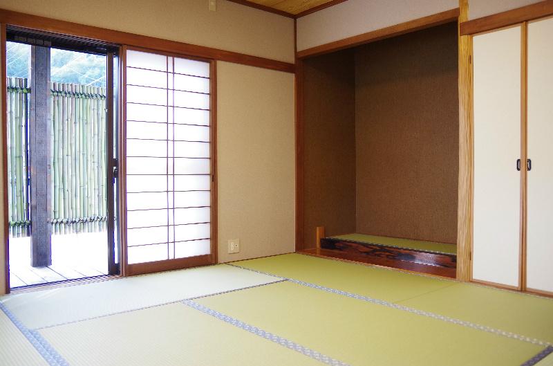 Non-living room. Japanese-style room is also available 8 pledge! 