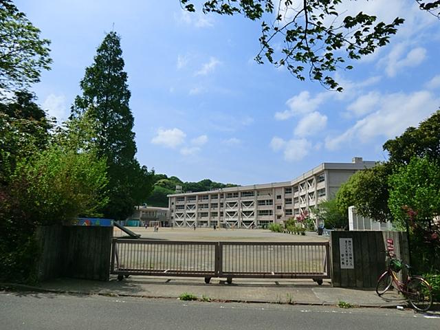 Primary school. 775m to Yokosuka Municipal Takatori Elementary School