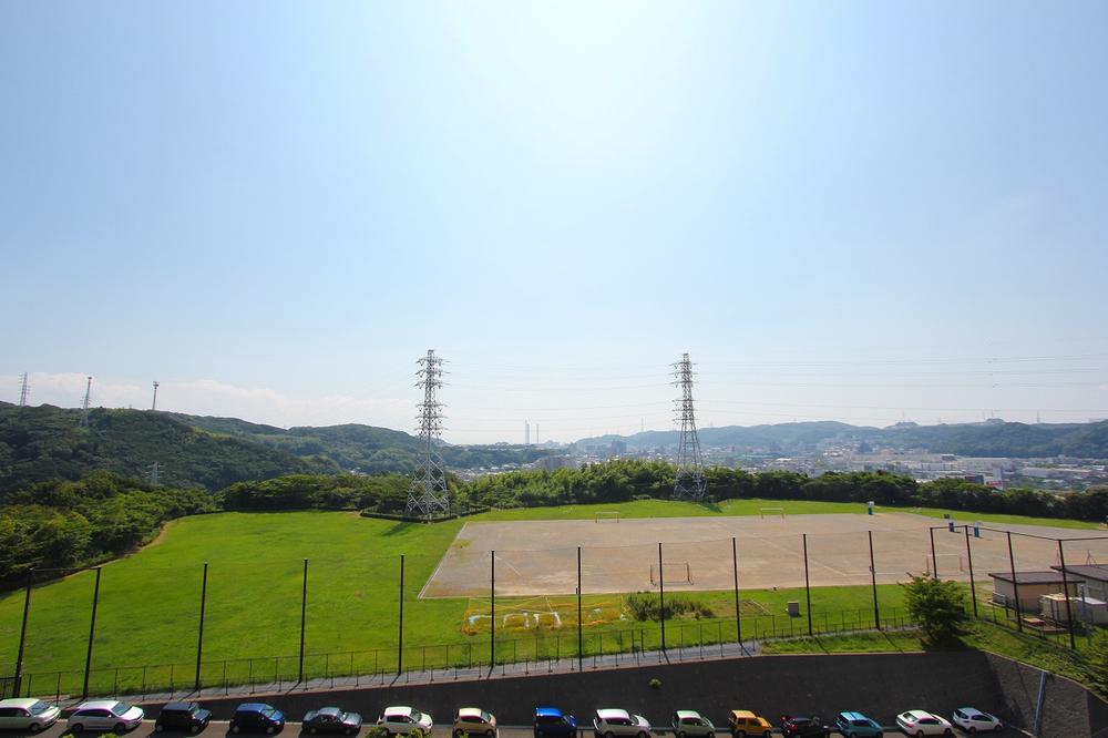View photos from the dwelling unit. View from local (09 May 2013) Shooting