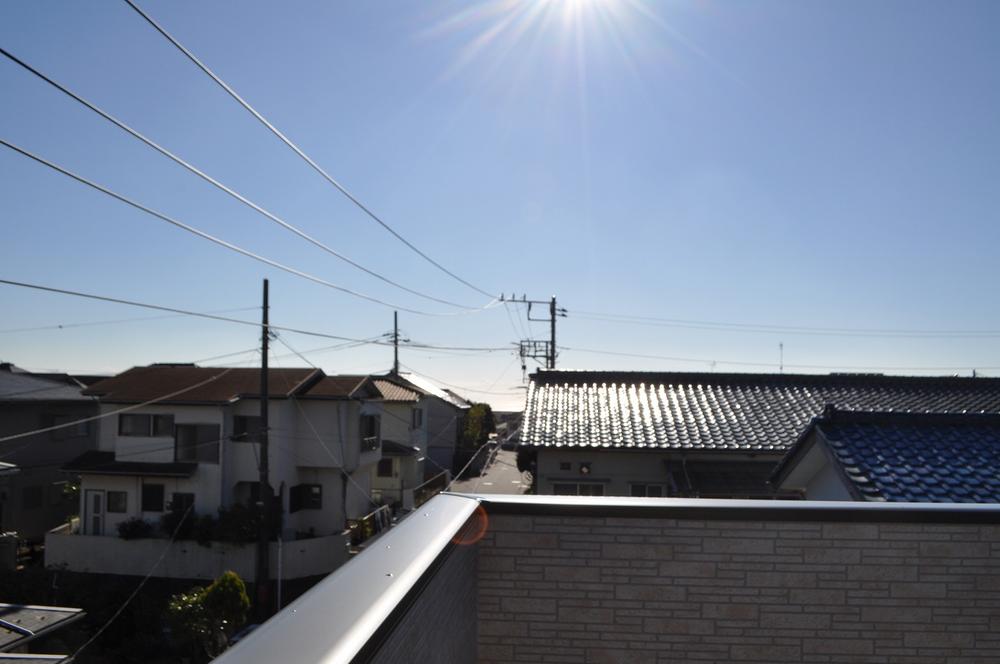 View photos from the dwelling unit. Overlooking the Tokyo Bay. It is the panorama view.