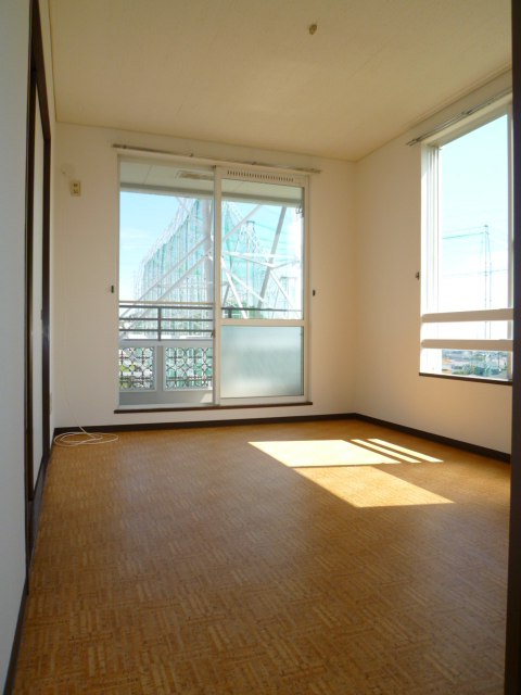 Other room space. Western-style 6 Pledge