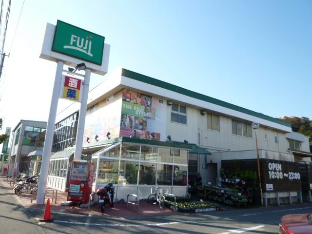 Supermarket. Fuji Sahara is the most nearest supermarket from 1400m apartment to shop.