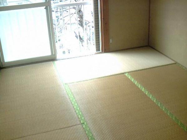 Other room space. Japanese-style room also Shanshan of the sun