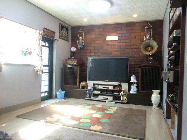 Non-living room. Audio Room (soundproof room)