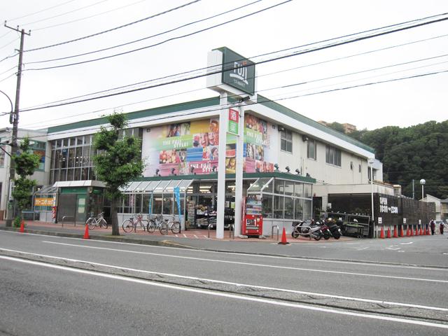 Supermarket. Fuji to Sawara shop 1316m