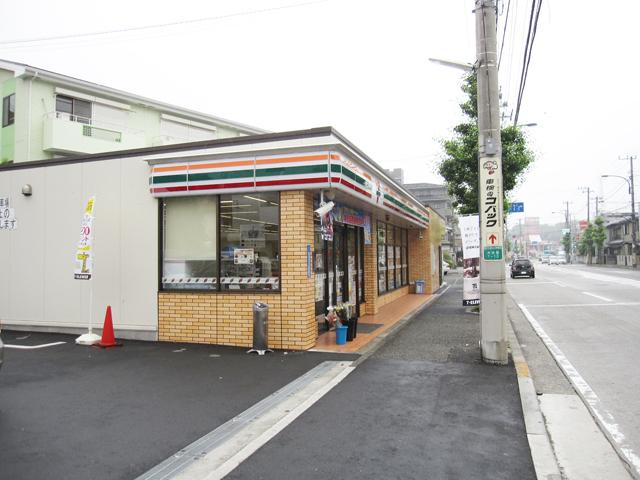 Convenience store. 318m until the Seven-Eleven store Oyabe