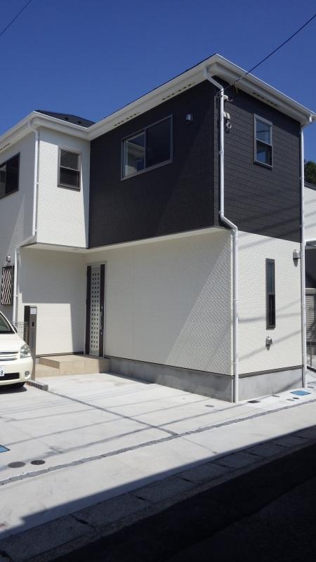 Local appearance photo. Balcony to the south-facing