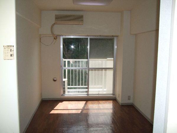 Living and room. 6 Pledge of CF