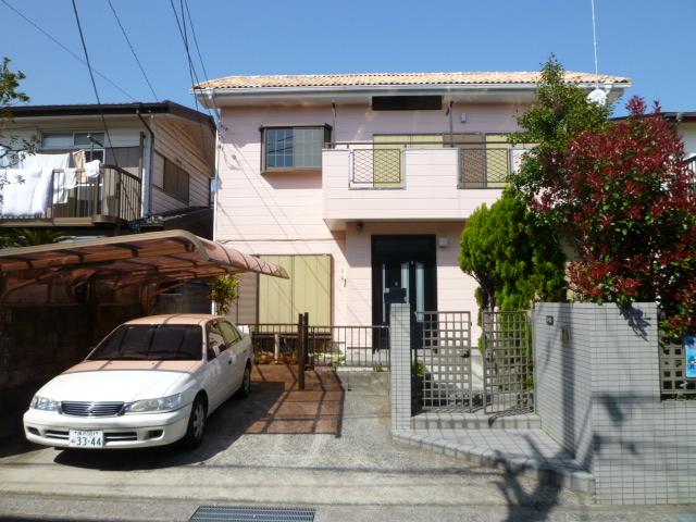 Local appearance photo. Bright Property.