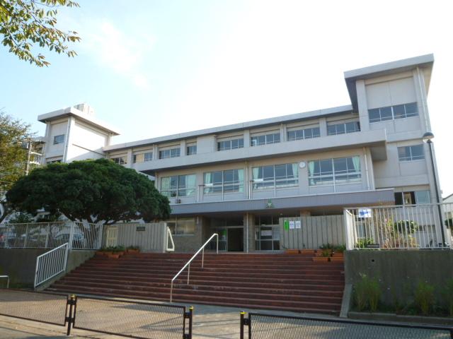 Junior high school. 1370m Highland to Yokosuka Municipal Shinmei junior high school ・ Junior high school Kurihama district students attend