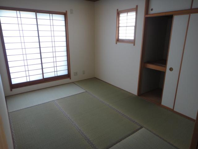 Non-living room. Second floor Japanese-style room. 