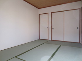 Living and room. South Japanese-style room 6 quires