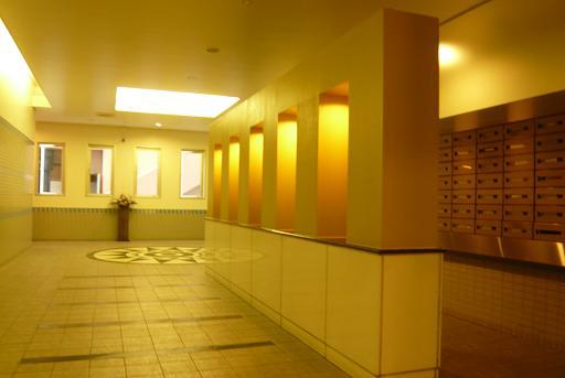 Entrance. Common areas