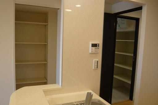 Receipt. Storage of LD next to the storage and washroom!