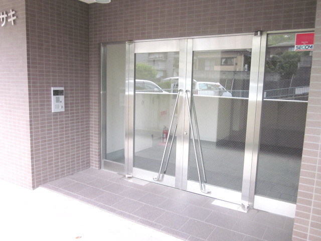 Entrance. Entrance is with auto lock of peace of mind
