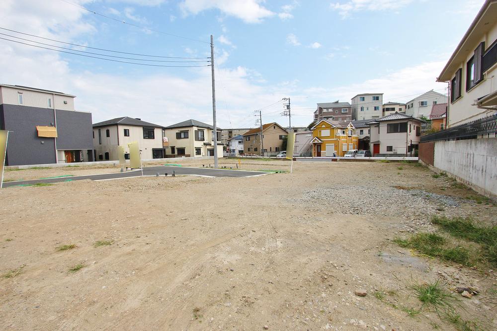 Local appearance photo. Local (10 May 2013) Shooting