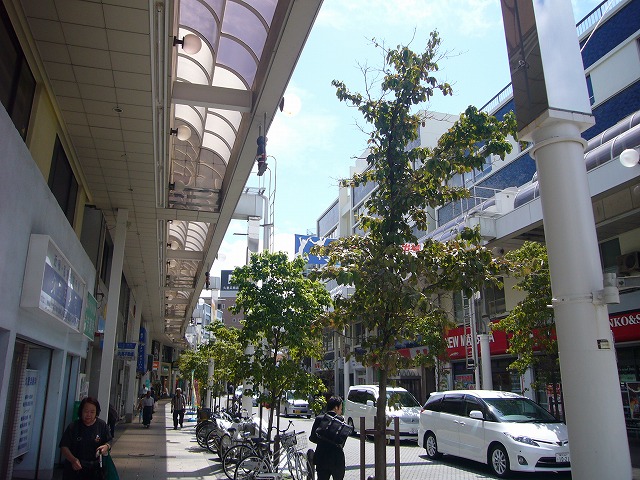 Shopping centre. Kurihama 1000m until the Station shopping center (shopping center)