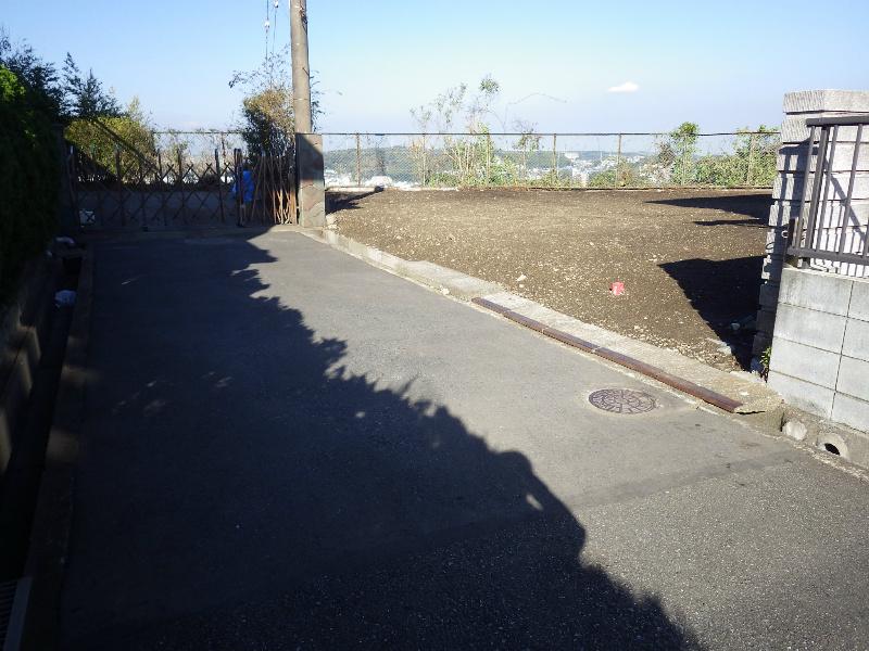 Local photos, including front road. Back it has become a dead end