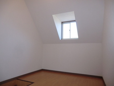 Other room space. loft