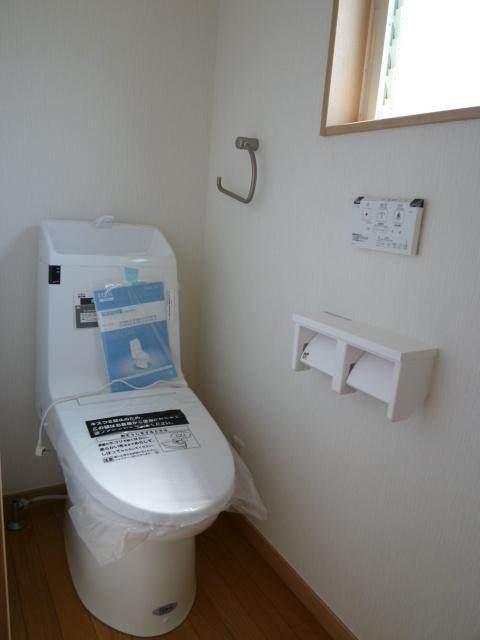 Toilet. 1 ・ 2 calla with bidet