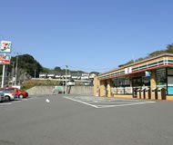 Convenience store. Seven-Eleven Yokosuka Inter store up (convenience store) 588m
