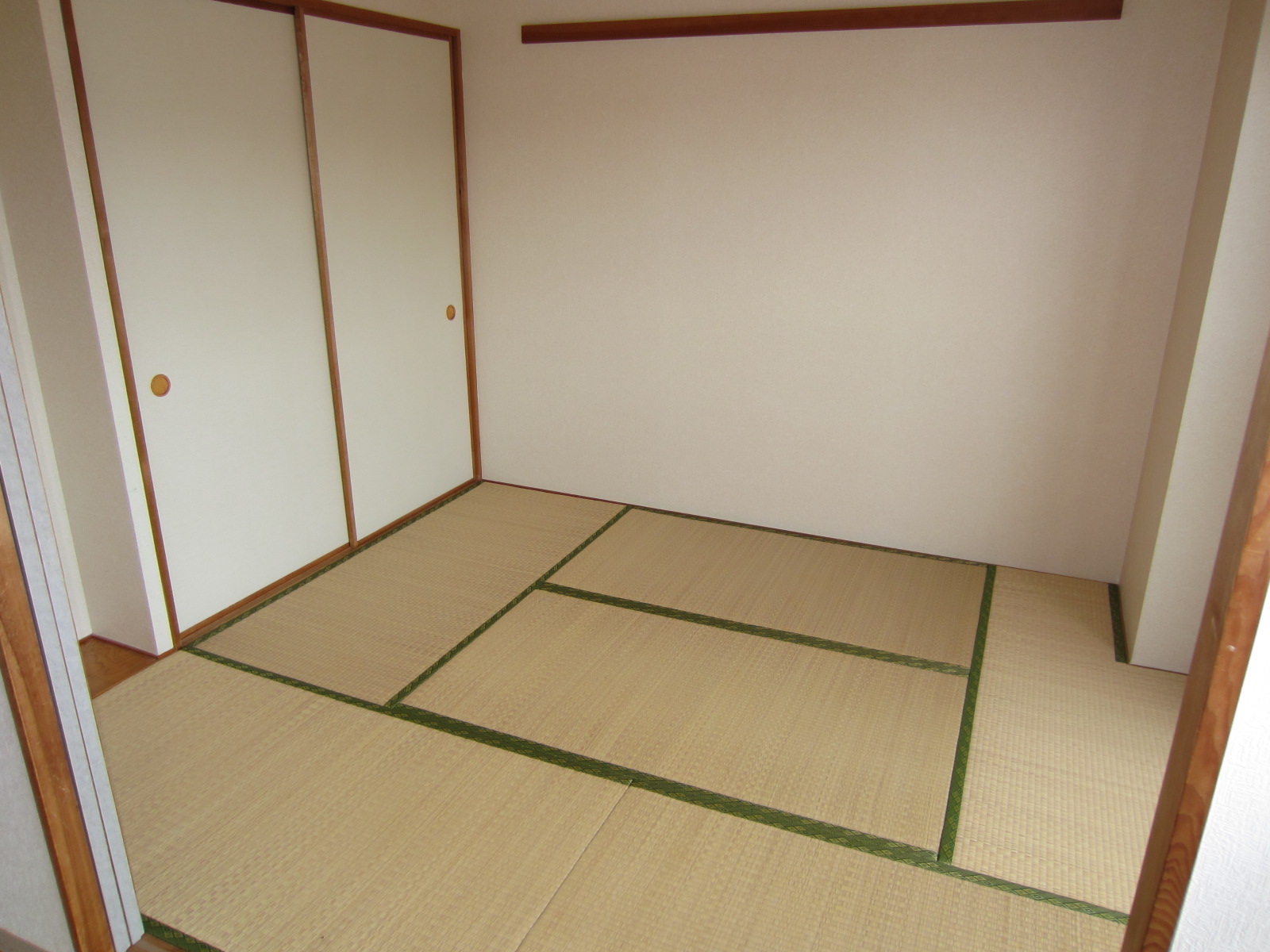 Living and room. Japanese-style room 4.5 Pledge. Storage room! 
