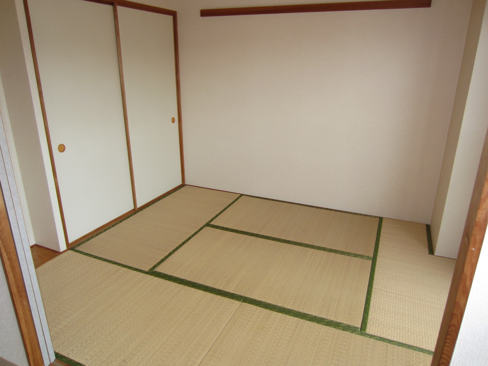 Living and room. Japanese-style room 4.5 Pledge. Storage room!