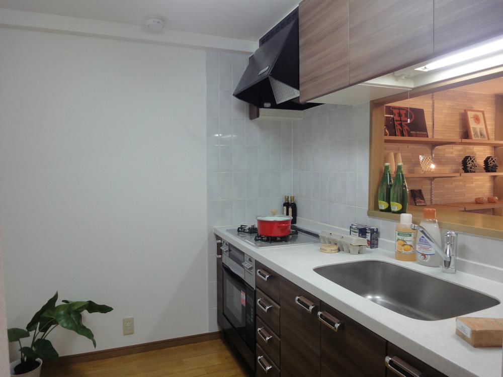 Kitchen. Indoor (11 May 2013) Shooting