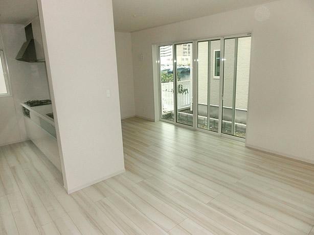 Living. Same specifications Photos