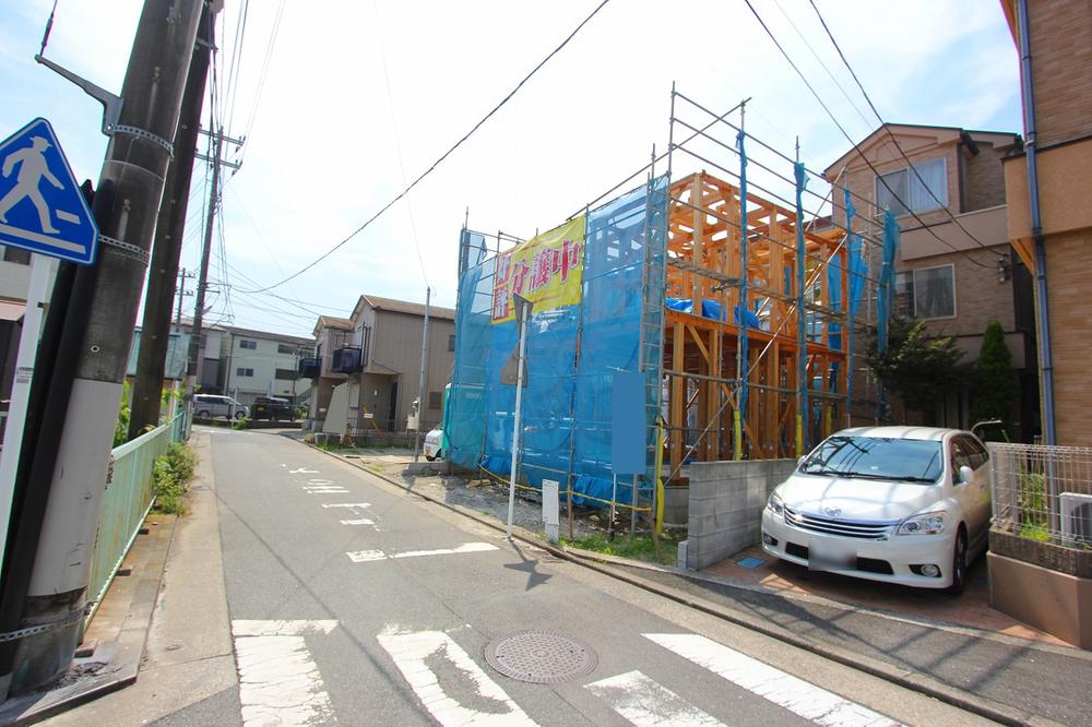 Local photos, including front road. Local (07 May 2013) Shooting