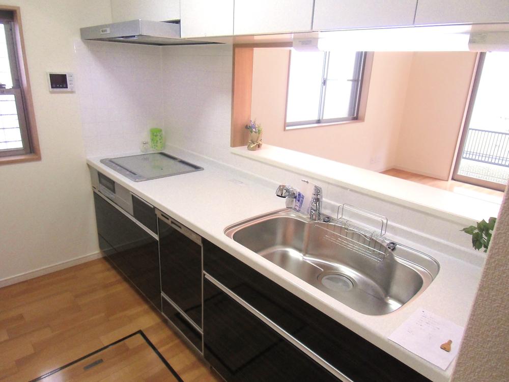 Same specifications photo (kitchen)