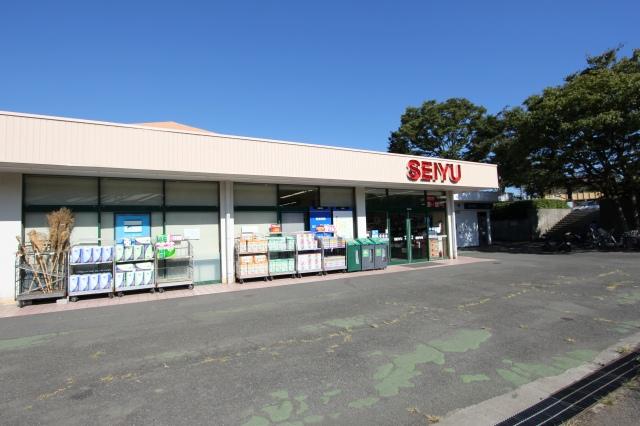 Supermarket. 425m until Seiyu Takatori shop