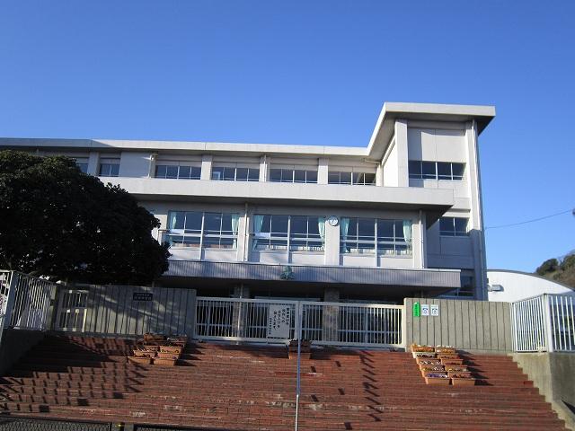 Junior high school. 1540m to Yokosuka Municipal Shinmei junior high school