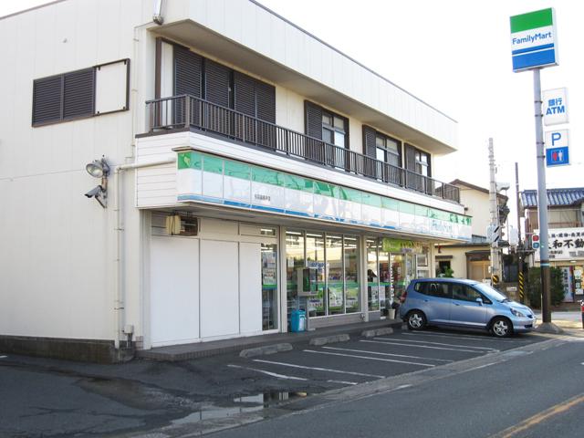 Convenience store. 1380m to FamilyMart Yokosuka Nagai shop