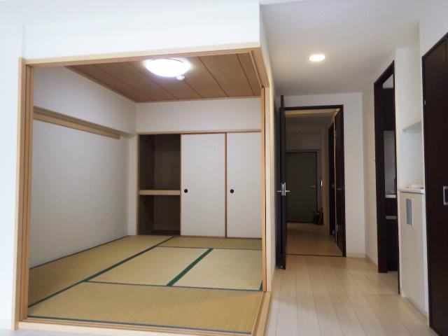 Non-living room. Japanese-style room is 6 quires room.