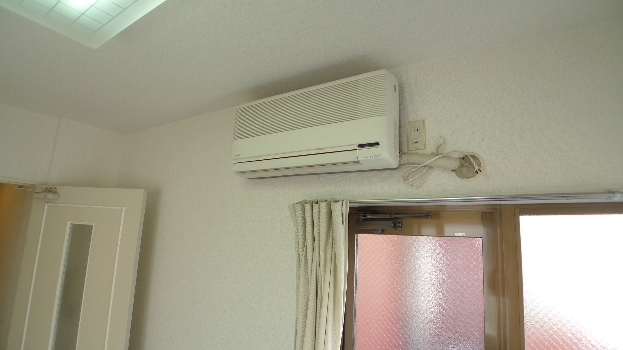 Other Equipment. Air conditioning ・ With lighting equipment