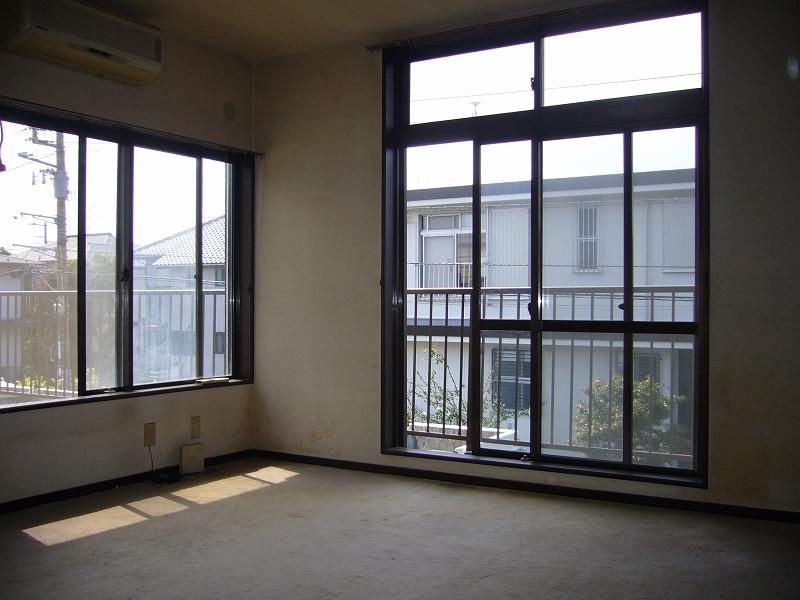 Non-living room. It is the second floor of the Western-style