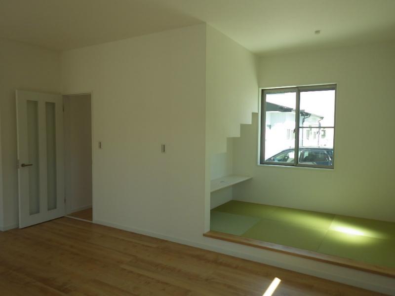Same specifications photos (Other introspection). Example of construction. Living next to the tatami corner