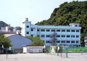 Junior high school. 335m to Yokosuka Municipal lintel junior high school